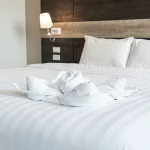 Lenjerie de pat Best Cotton Hotel, 2 persoane, 100% bumbac, Damasc cu latime dungi 2.5 cm, alb