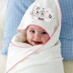 Prosop baie pentru bebelus, 80x80 cm, 100% bumbac, broderie puisori - imagine 3