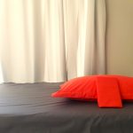 Pachet Best Cotton Deco UNI - Ranforce color, cearceaf de pat + 2 fete de perna, 100% bumbac, gri si corai