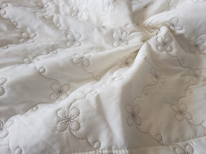 Cuvertura cu fete de perna, matlasate prin brodare Royal Home Bukle - 250x260 cm, pudra - imagine 14