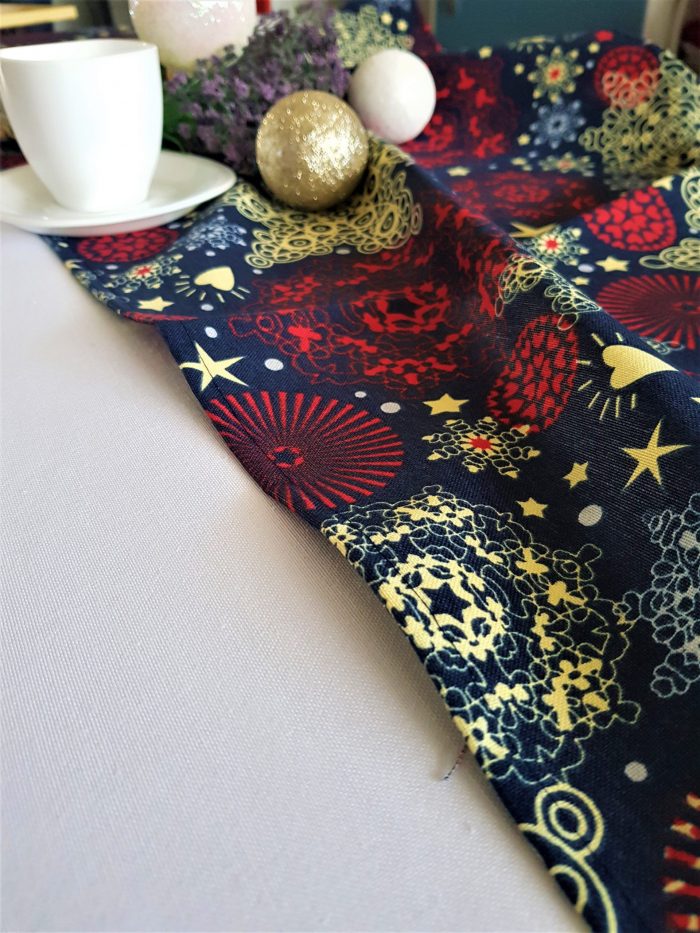 Fata de masa alba cu napron albastru Best Cotton Winter 05 - creton, 180x220 cm + 45x180 cm, 100% bumbac - imagine 3