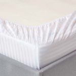Husa cu elastic pentru pat Best Cotton - 100% bumbac, Damasc cu latime dungi 1 cm, alb - imagine 2