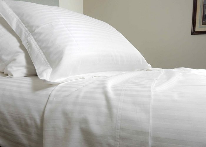 Set 2 Fete de perna Best Cotton Hotel - Damasc cu dungi late de 2.5 cm cu rame decorative Oxford, 100% bumbac, alb - imagine 2