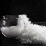 Perna alba matlasata DeLux - 45x70 cm, bumbac cu umplutura din puf de rata - imagine 2