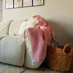 Cuvertura Old Fashion pentru pat dublu, 100% bumbac, fuxia cu ciucuri - 12 - imagine 2