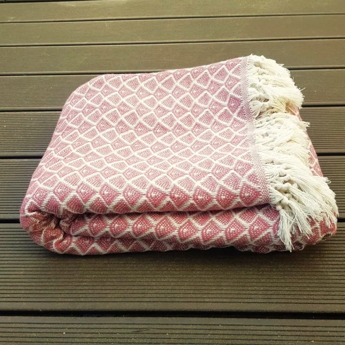 Cuvertura Old Fashion pentru pat dublu, 100% bumbac, fuxia cu ciucuri - 12 - imagine 3