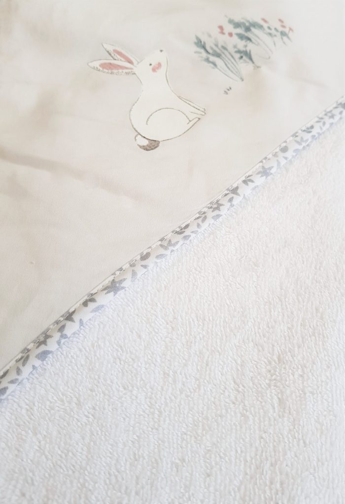 Prosop baie pentru bebelus, 80x80 cm, 100% bumbac, decor iepuras - imagine 4