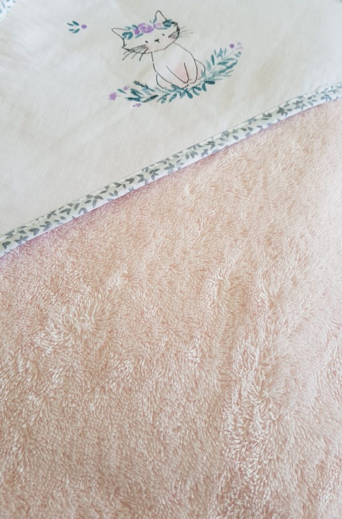 Prosop baie pentru bebelus, 80x80 cm, 100% bumbac, decor pisicuta - imagine 4