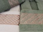 Set baie Best Cotton DeLuxe - halate si prosoape cu broderie, 100% bumbac, ivoire si olive