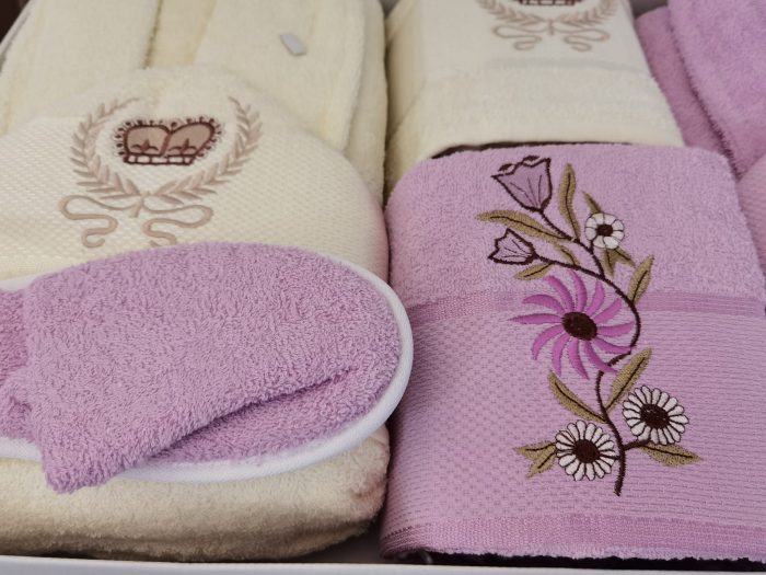 Set baie Best Cotton DeLuxe - halate si prosoape cu broderie, 100% bumbac, ivoire si lila - imagine 5