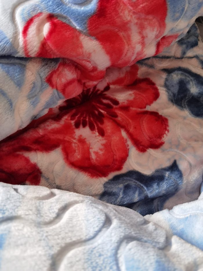 Patura pufoasa , calduroasa Embosata pentru iarna 200x240cm Home Colection 04 - imagine 4