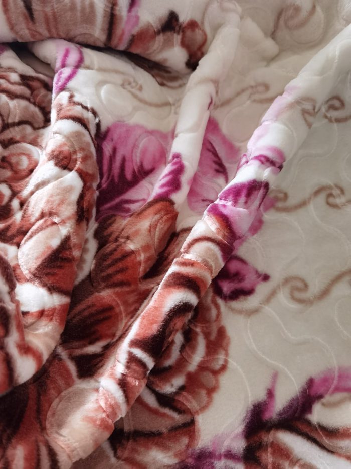 Patura pufoasa , calduroasa Embosata pentru iarna 200x240cm Home Colection 07 - imagine 3