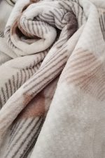 Patura pufoasa , calduroasa pentru iarna 200x240cm Home Colection 02 - imagine 4