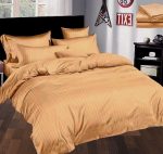 Cearceaf de pat 180x240 cm, damasc saten color dungi inguste 1 cm, 100% bumbac, ocru