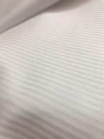 Cearceaf de pat cu elastic 160x200+20 cm, 100% bumbac, damasc cu latime dungi 1 cm, alb