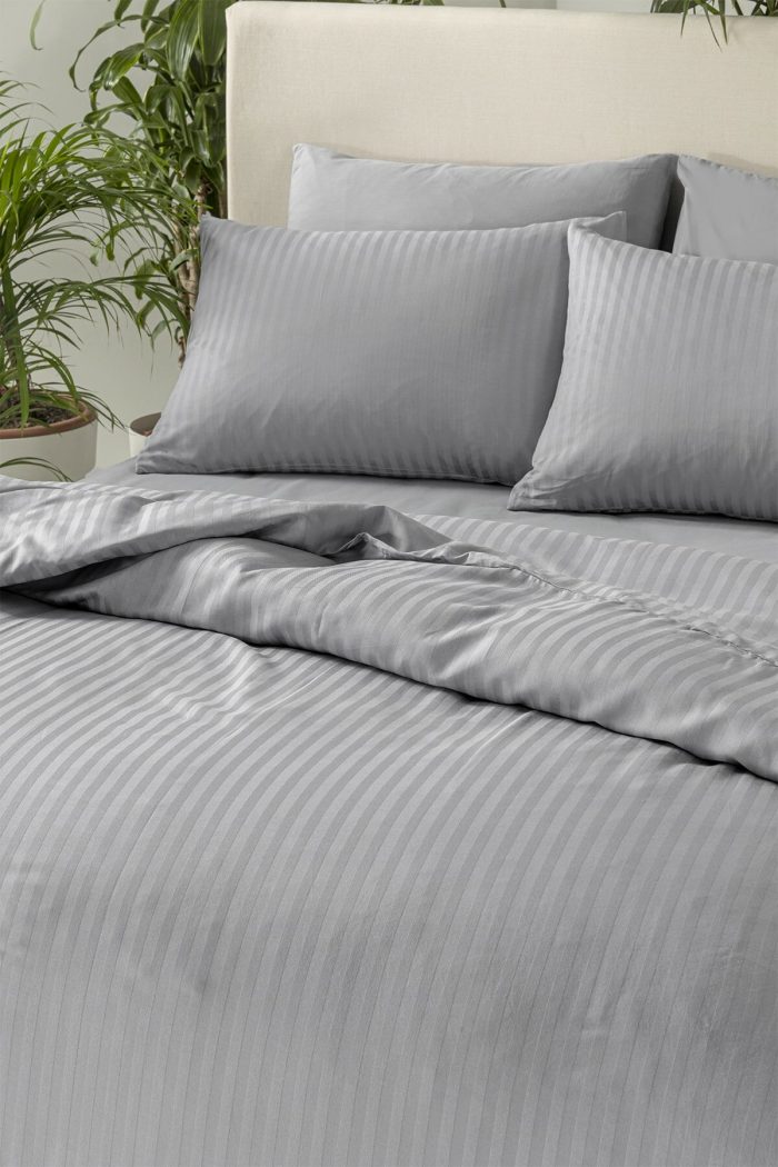 Cearceaf de pat 150x240 cm, damasc saten color dungi inguste 1 cm, 100% bumbac, gri - imagine 2