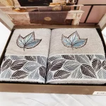 Set  Luxury Special Gift - 2 prosoape baie 50x90 cm + 70x140 cm, bumbac 100% , brodate, gri cu frunza azur - imagine 5