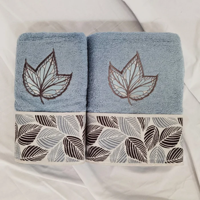 Set  Luxury Special Gift - 2 prosoape baie 50x90 cm + 70x140 cm, bumbac 100% , brodate, azur cu frunze gri - imagine 2