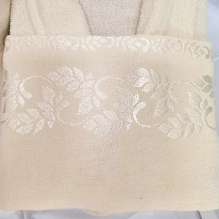 Set pentru 1 persoana - Royal Home Collection - halat si prosoape baie – ivoire cu decor floral - imagine 2