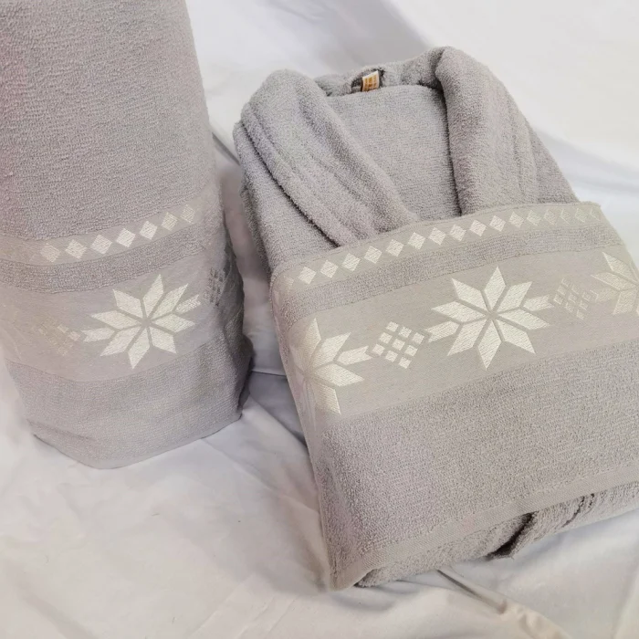 Set pentru 1 persoana - Royal Home Collection - halat si prosoape baie – gri cu decor floral - imagine 2