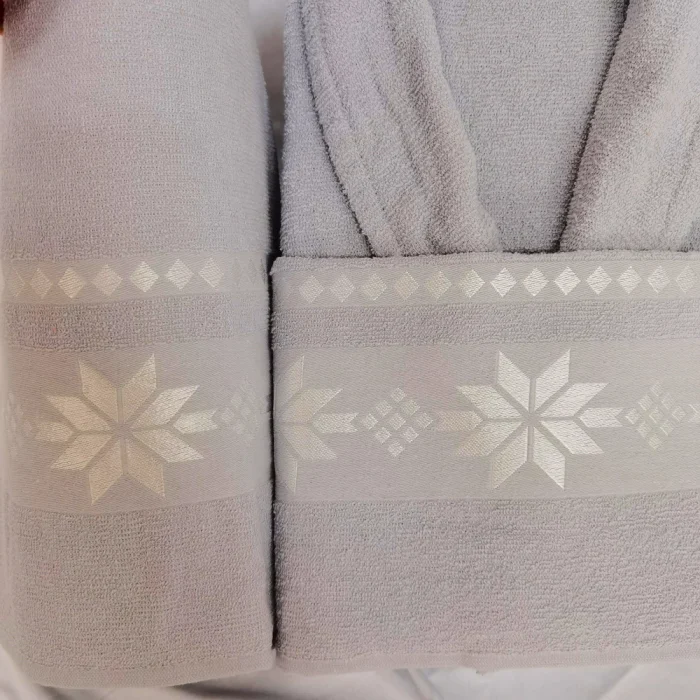 Set pentru 1 persoana - Royal Home Collection - halat si prosoape baie – gri cu decor floral - imagine 3