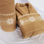 Set pentru 1 persoana - Royal Home Collection - halat si prosoape baie – maro cu decor floral - imagine 3