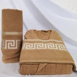Set pentru 1 persoana - Royal Home Collection - halat si prosoape baie – maro cu decor grecesc