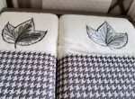 Set  Luxury Special Gift - 2 prosoape baie 50x90 cm + 70x140 cm, bumbac 100% , brodate, ivoire cu frunza gri antracit - imagine 4