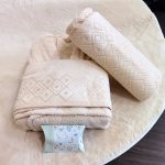 Set halat de baie pentru 1 persoana Elite Collection, 100% bumbac, catifea, bej