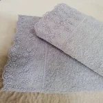 Set 2 prosoape baie Special Gift - 50x90 cm + 70x140 cm, 100% bumbac, cu dantela, gri